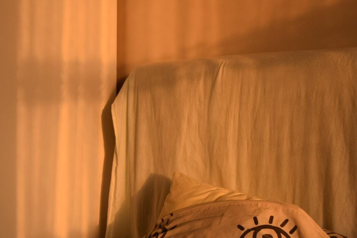 Mouth Taping for Sleep: What’s Actually Helpful, What’s Risky, and a Safer Way to Try It