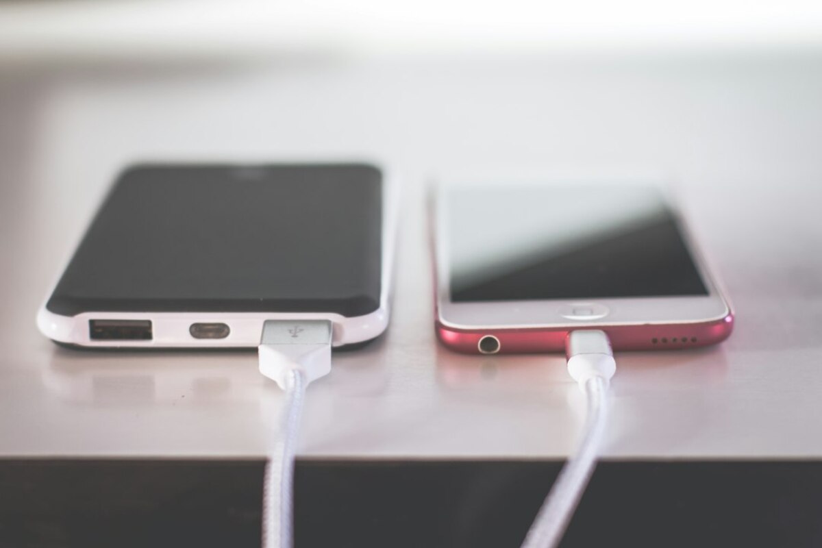 Why Your Phone Battery Jumps from 20% to 1% (and What “Battery Health” Really Means)
